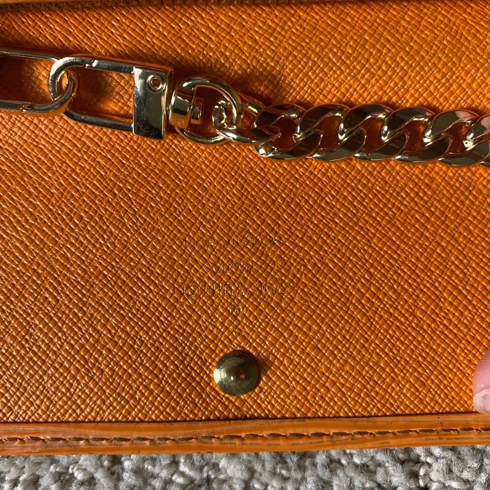 Authentic Louis Vuitton Epi leather Sarah wallet on chain crossbody - Picture 5 of 8